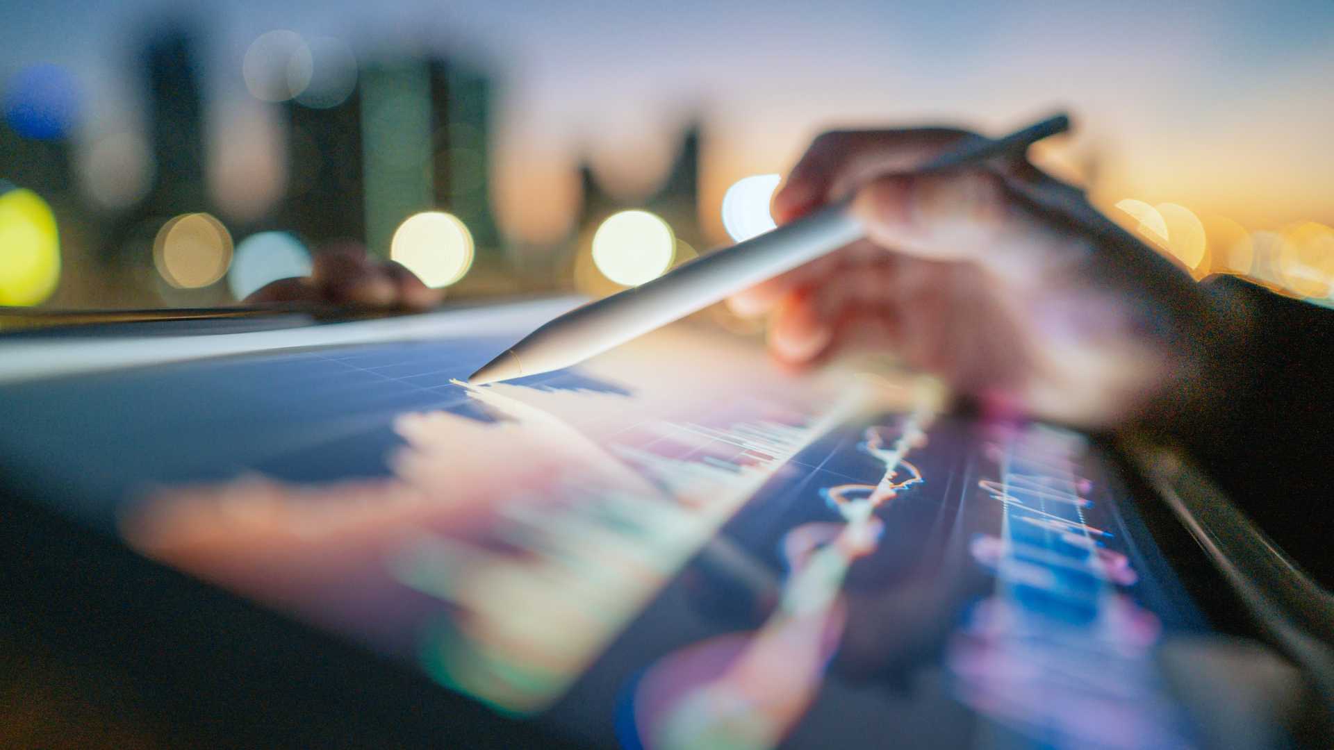 Data-Driven Decision Making: The Core Competitive Advantage in Modern Strategy and Leadership